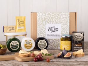 Seasonal Picks Gift Box – Cheese & Treats Selection
