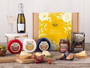 Mother's Day Gift Box – Prosecco, Cheese, Chutney and Biscuits Selection