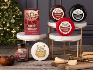 Signature Cheeseboard Selection – Cheese, Chutney & Biscuits Bundle