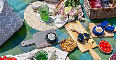 How to create the perfect garden picnic with The Cheshire Cheese Company