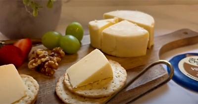 How to Open a Waxed Cheese Truckle
