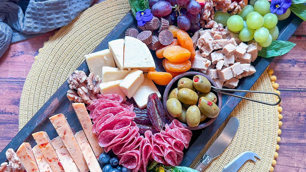 The Best Fruits to Serve with Cheese: A Seasonal Pairing Guide