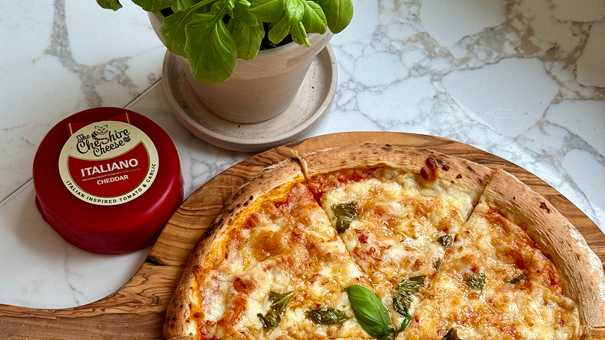 Italiano Garlic & Tomato Cheddar Pizza