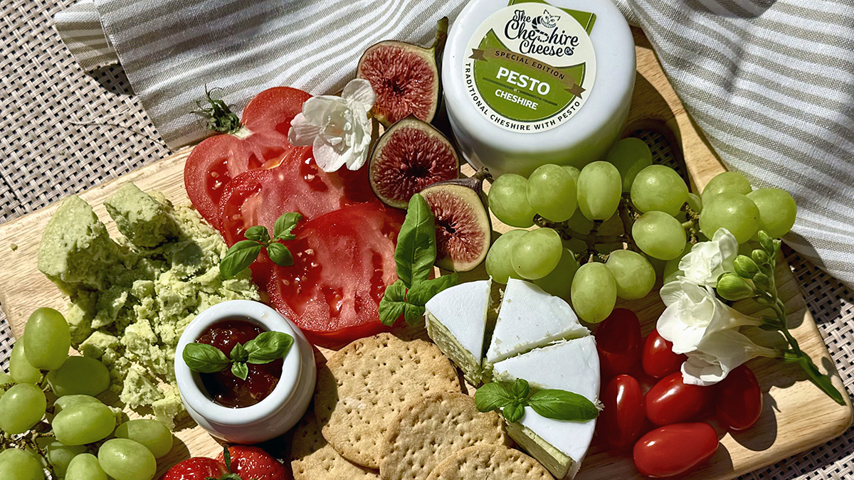 What to Pair with Pesto Cheese for the Perfect Summery Cheeseboard 